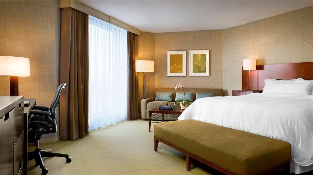 Hotel The Westin Toronto Airport 4*,